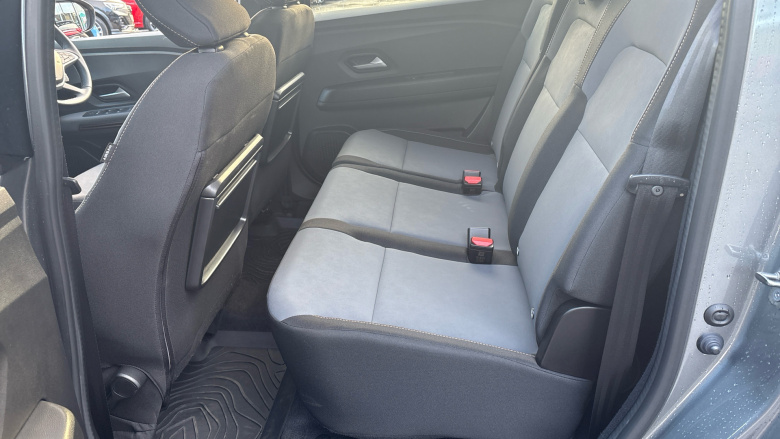 Dacia Jogger 1.6 HEV Extreme 5dr Auto Hybrid Estate